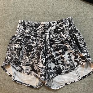 Black and white speed up short